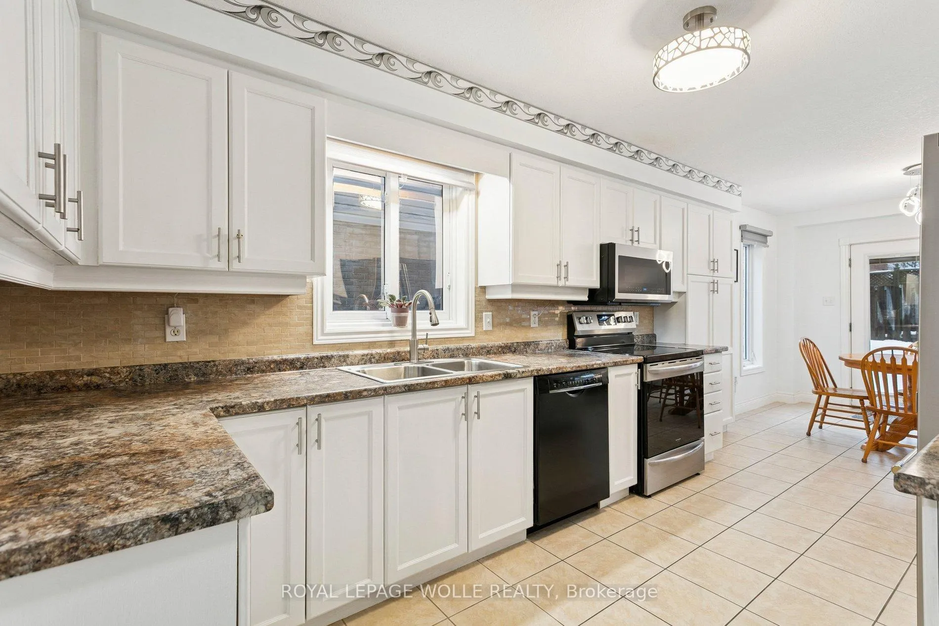 Photo 6 of 6 Heatherwood Place, Kitchener — HOMEH
