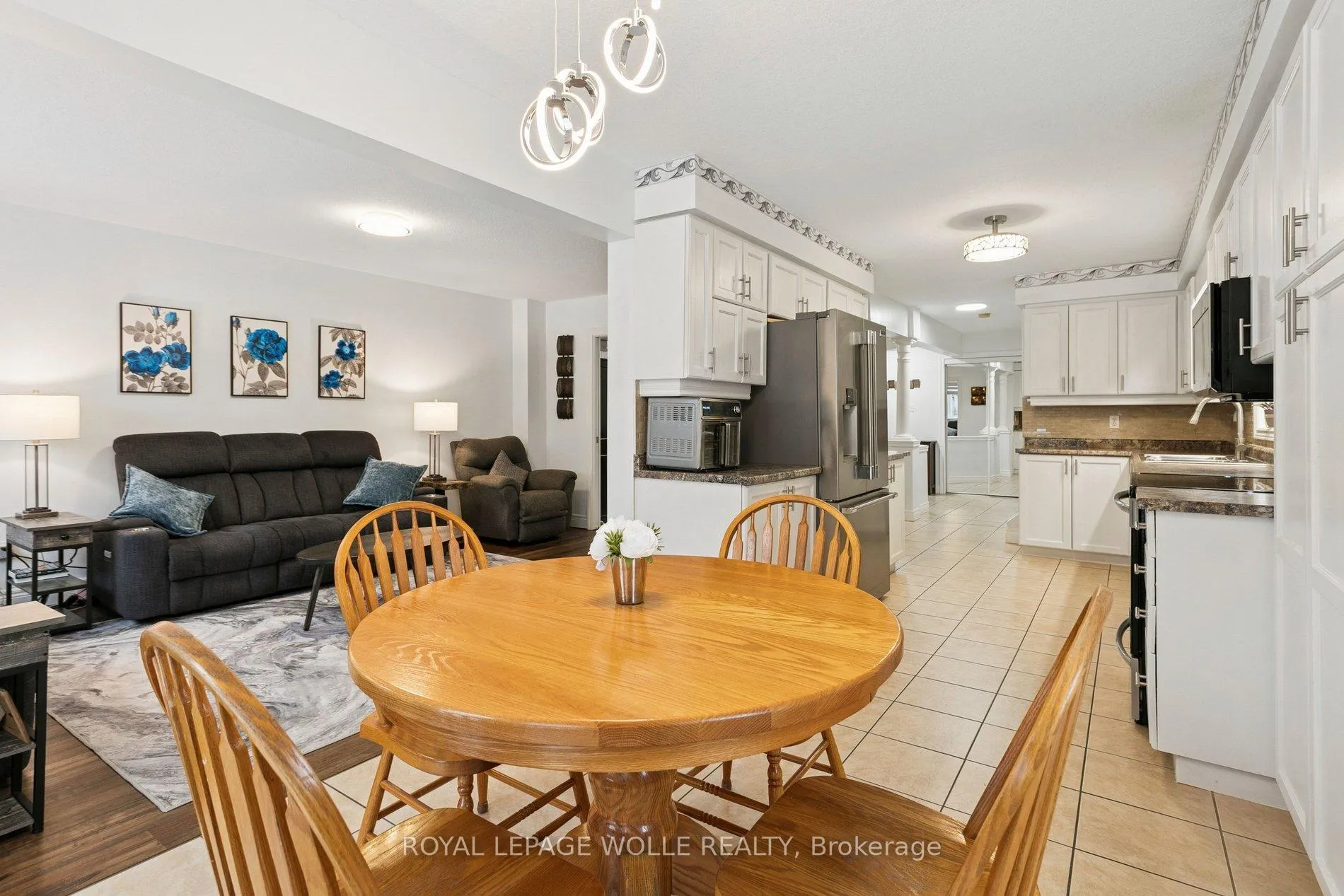 Photo 11 of 6 Heatherwood Place, Kitchener — HOMEH