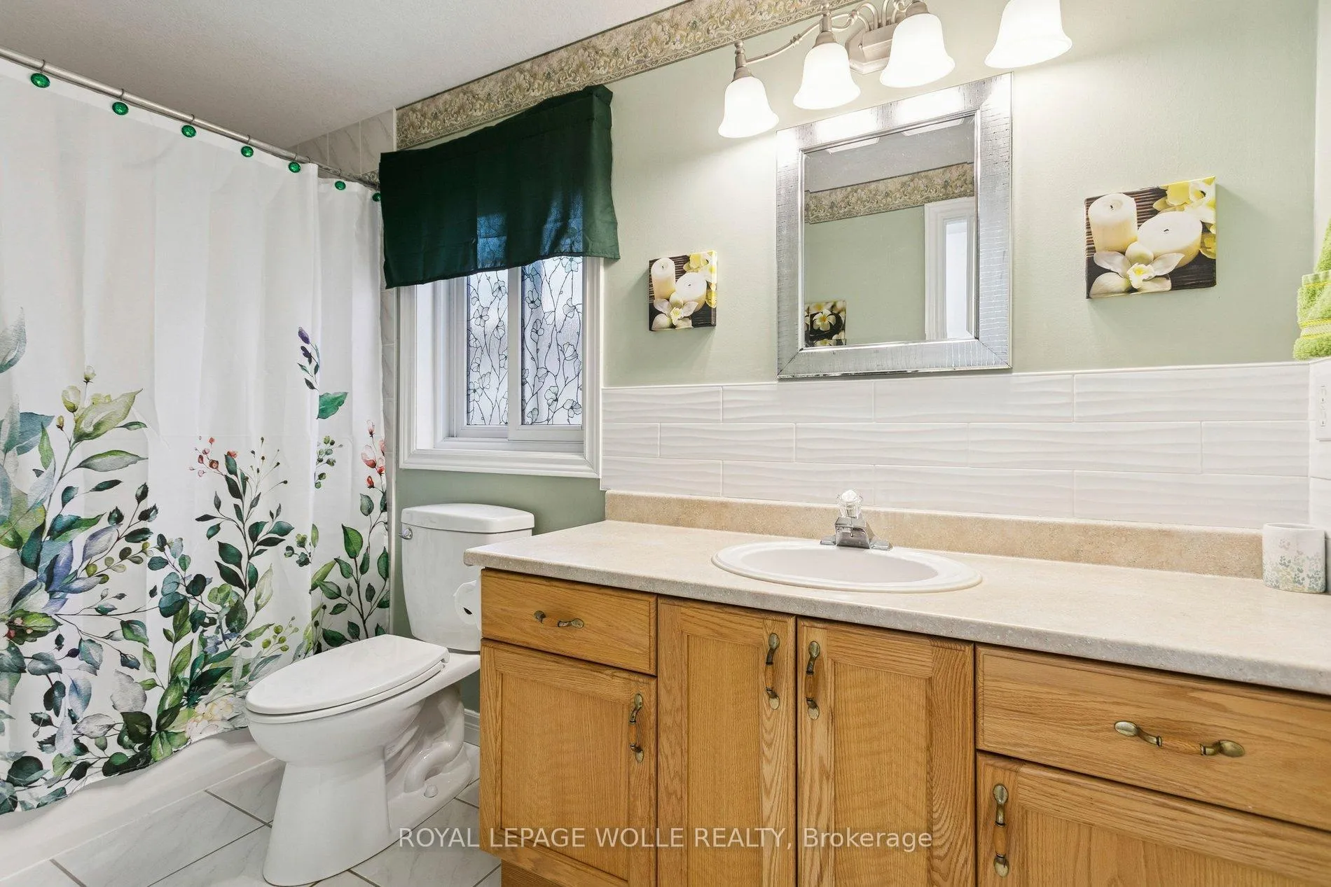 Photo 23 of 6 Heatherwood Place, Kitchener — HOMEH
