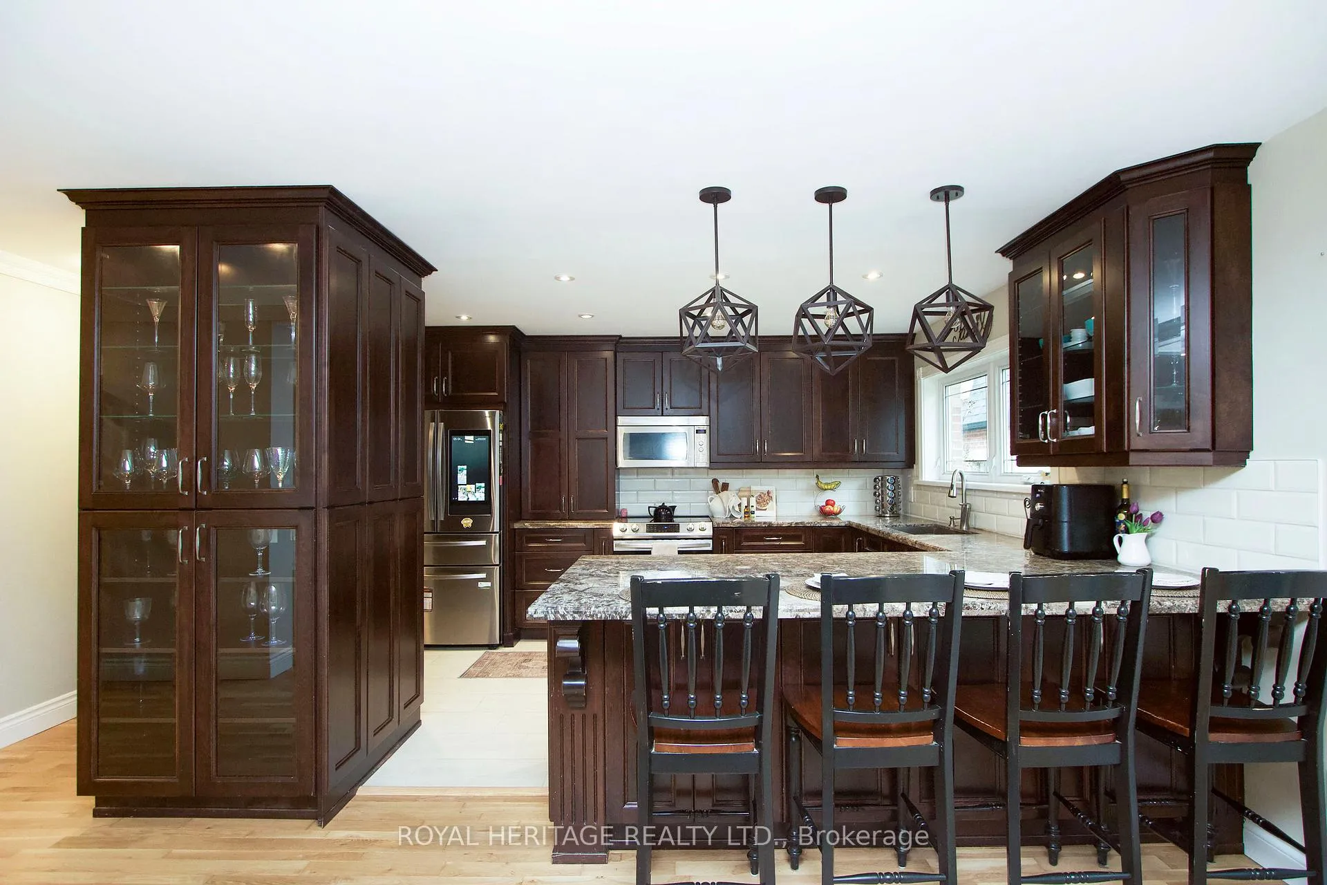 Photo 14 of 31 Ambleside Drive, Scugog, Rural Scugog — HOMEH