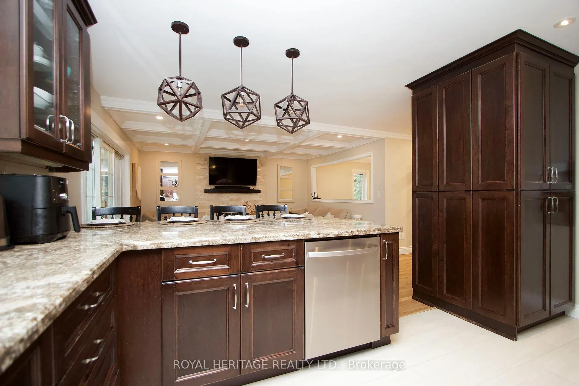 Photo 15 of 31 Ambleside Drive, Scugog, Rural Scugog — HOMEH