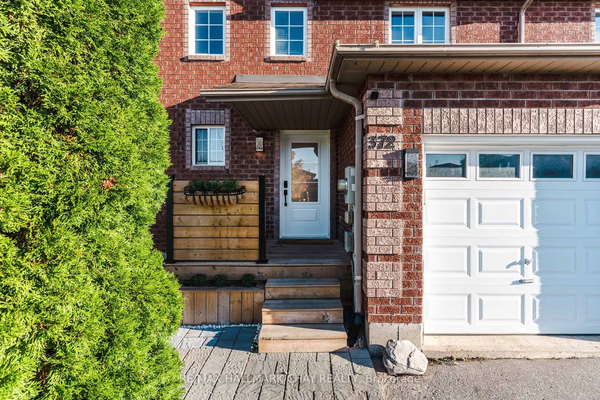 Photo 4 of 372 Dunsmore Lane, Barrie, Georgian Drive — HOMEH