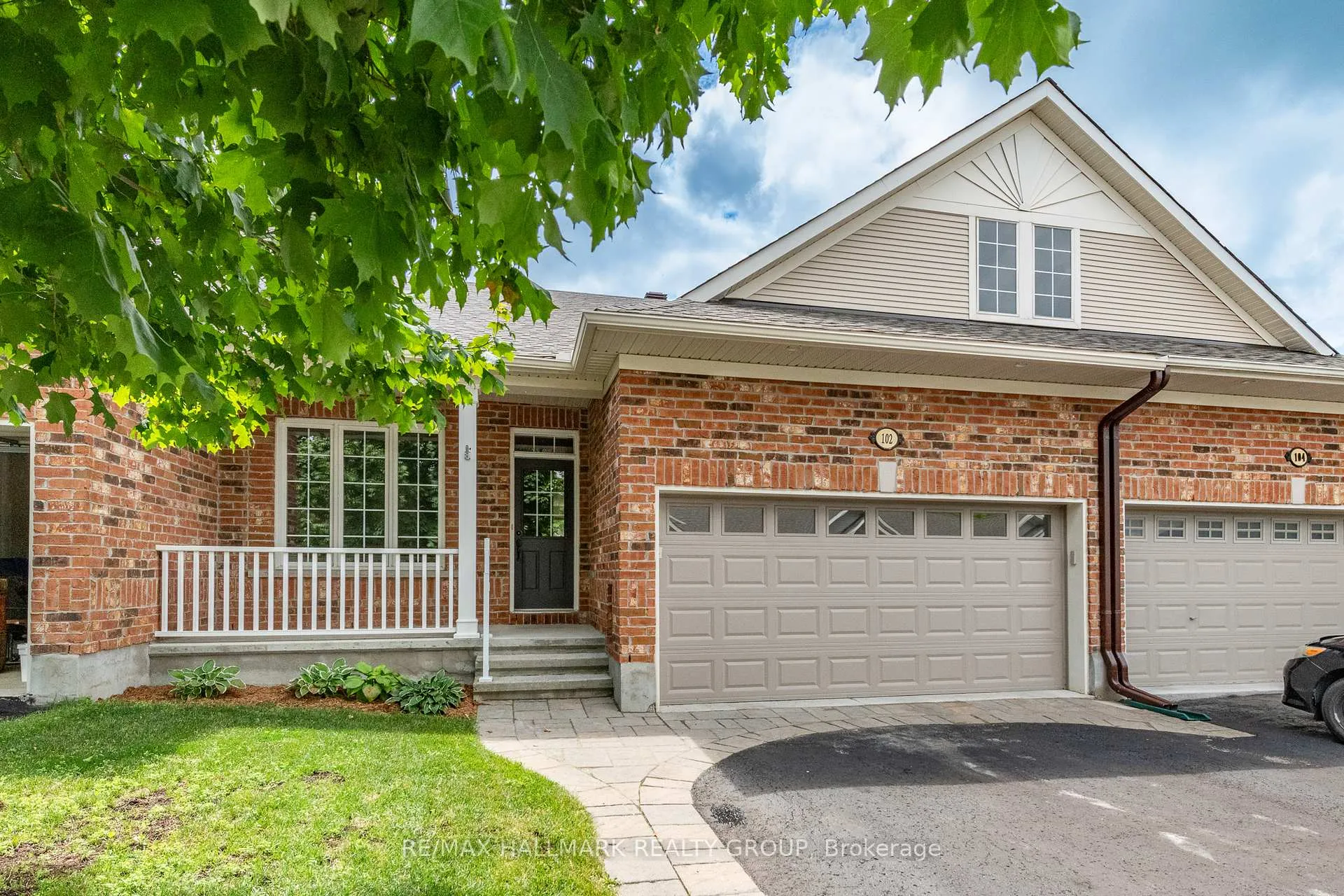 Photo 2 of 102 Kelso Private, Ottawa, Barrhaven - Stonebridge — HOMEH