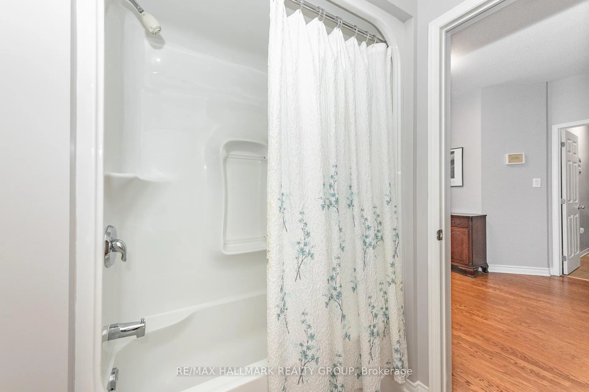 Photo 11 of 102 Kelso Private, Ottawa, Barrhaven - Stonebridge — HOMEH