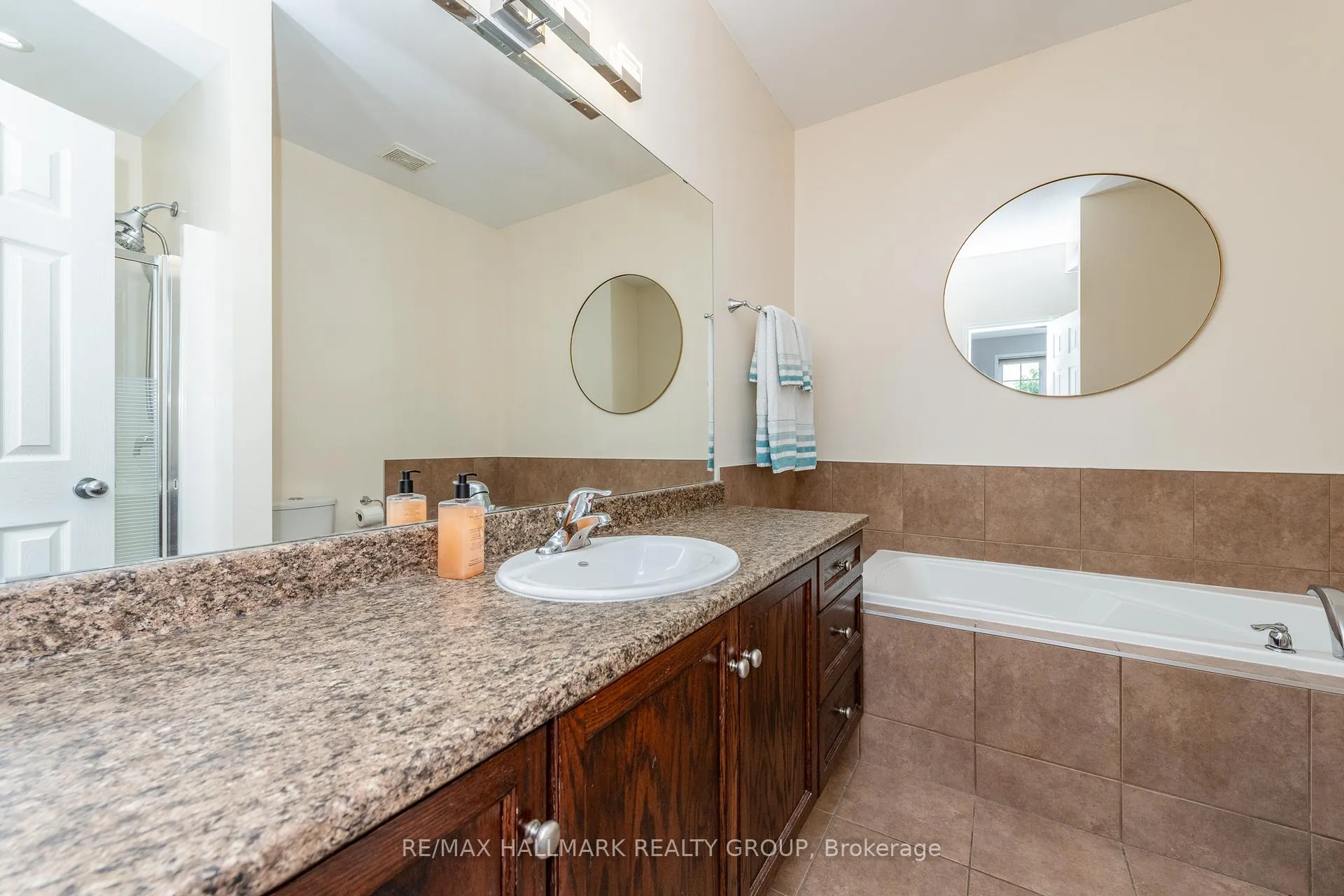 Photo 30 of 102 Kelso Private, Ottawa, Barrhaven - Stonebridge — HOMEH