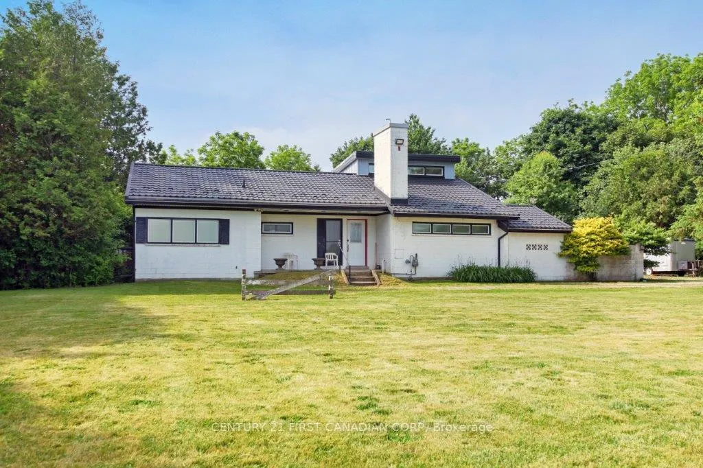 Photo 3 of 14619 Medway Road, Middlesex Centre, Arva — HOMEH