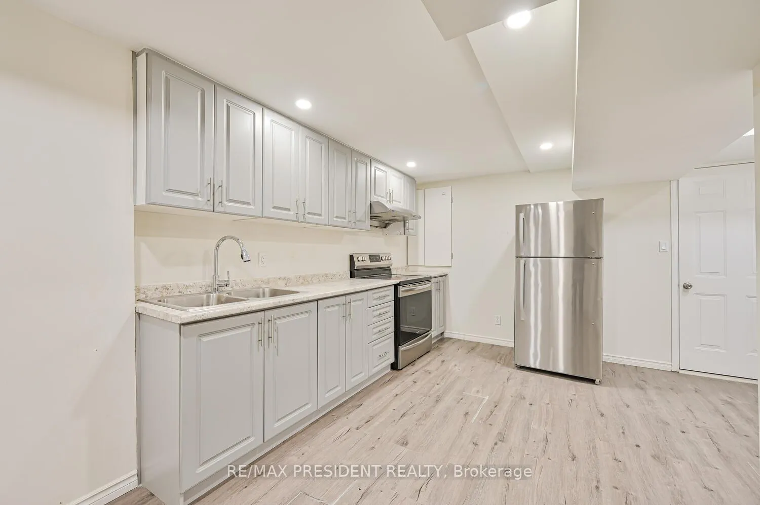 Photo 35 of 113 Tianalee Crescent, Brampton, Fletcher's Meadow — HOMEH
