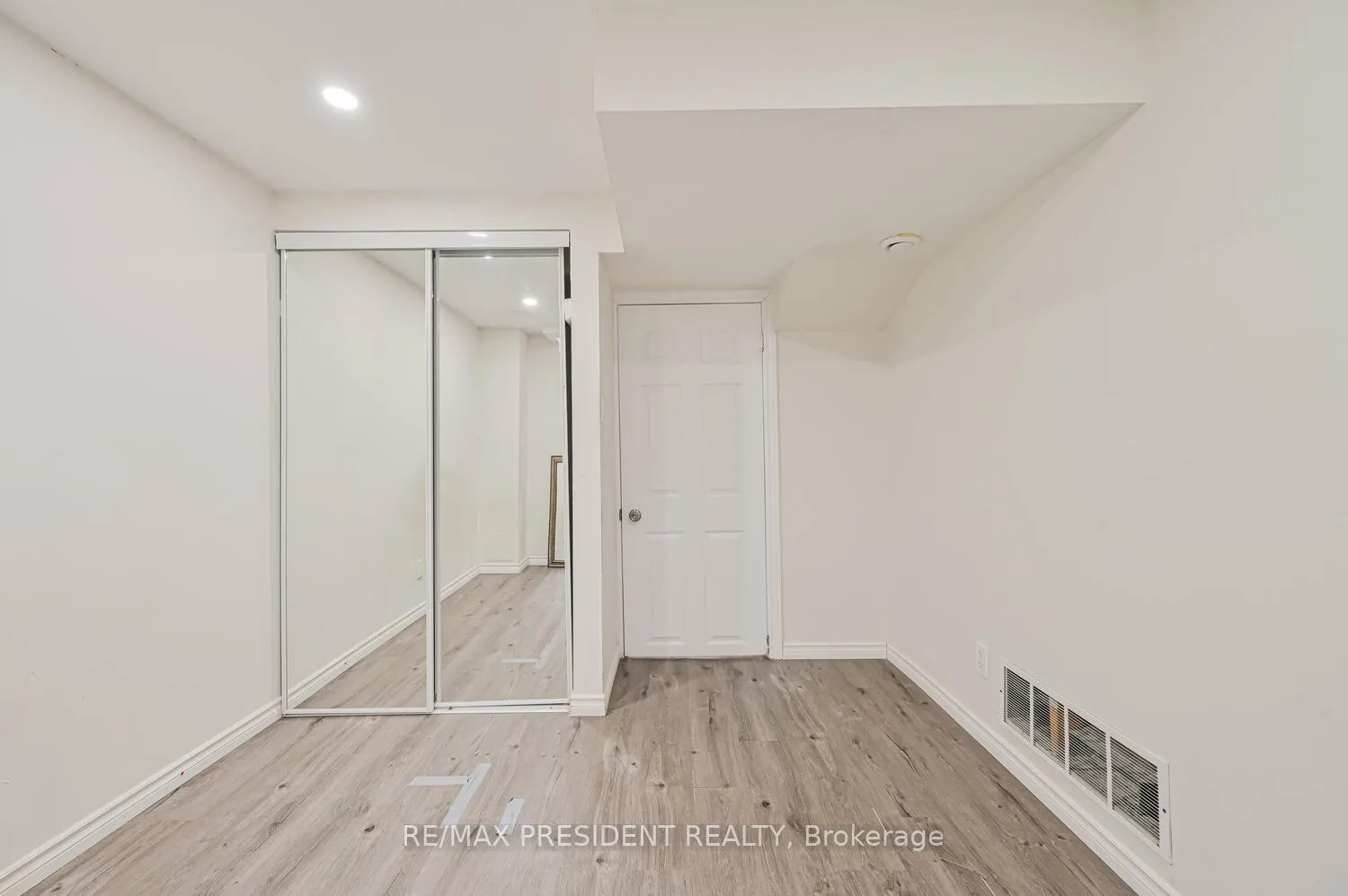 Photo 39 of 113 Tianalee Crescent, Brampton, Fletcher's Meadow — HOMEH