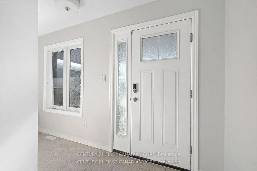Photo 4 of 46 Westlake Drive, St. Thomas — HOMEH