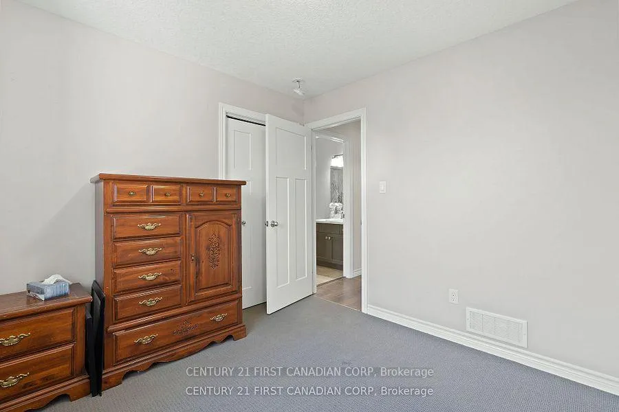 Photo 11 of 46 Westlake Drive, St. Thomas — HOMEH