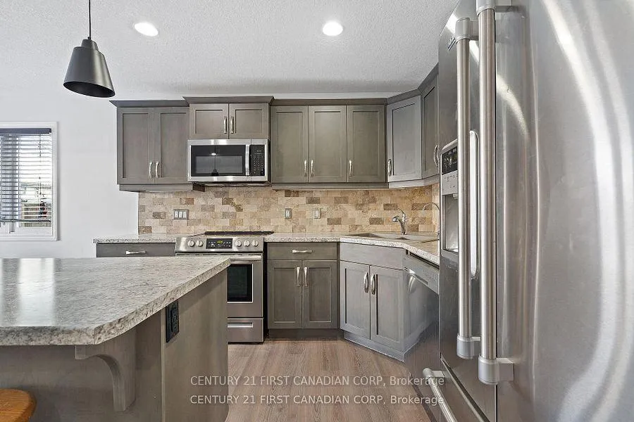 Photo 12 of 46 Westlake Drive, St. Thomas — HOMEH