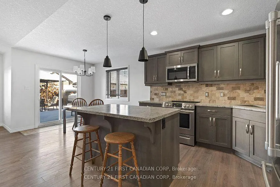 Photo 13 of 46 Westlake Drive, St. Thomas — HOMEH