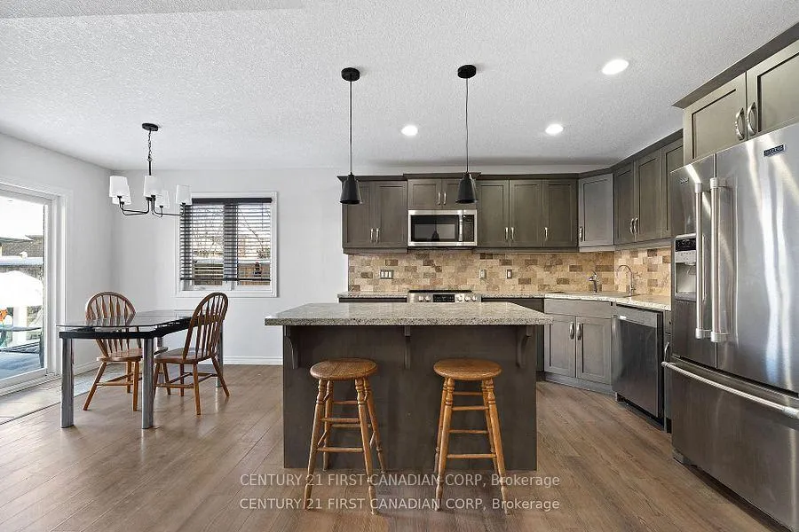 Photo 14 of 46 Westlake Drive, St. Thomas — HOMEH