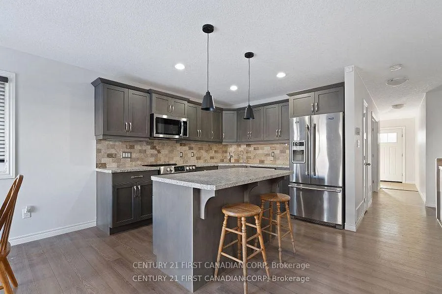Photo 15 of 46 Westlake Drive, St. Thomas — HOMEH