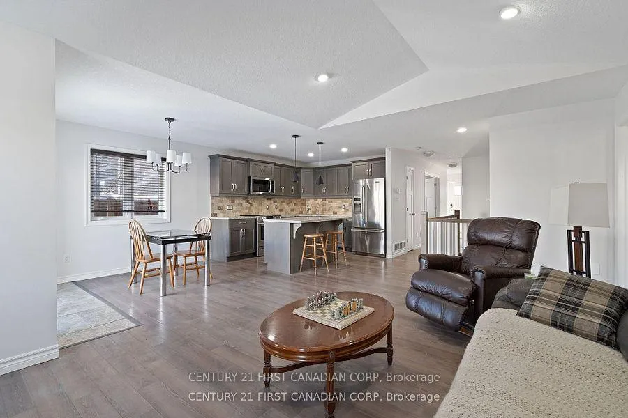 Photo 20 of 46 Westlake Drive, St. Thomas — HOMEH