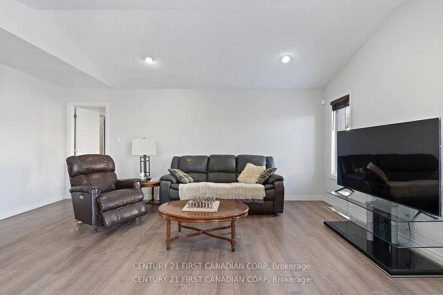 Photo 22 of 46 Westlake Drive, St. Thomas — HOMEH
