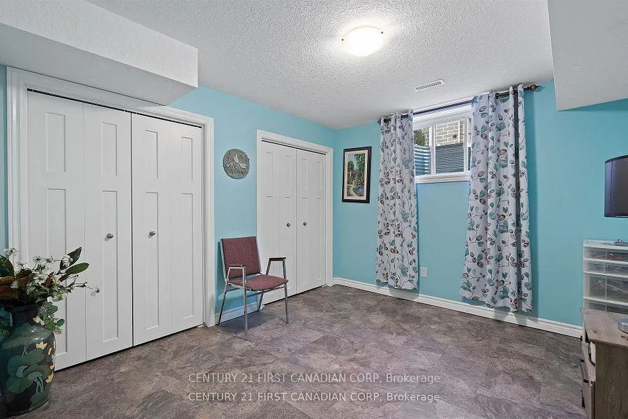 Photo 35 of 46 Westlake Drive, St. Thomas — HOMEH
