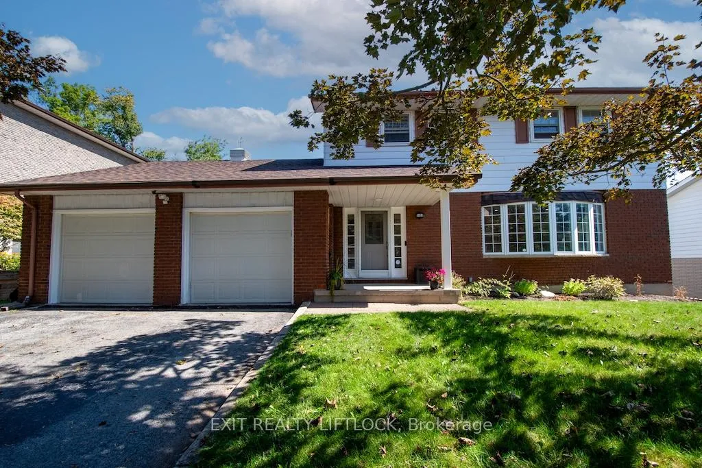 Front of 1456 Firwood Crescent