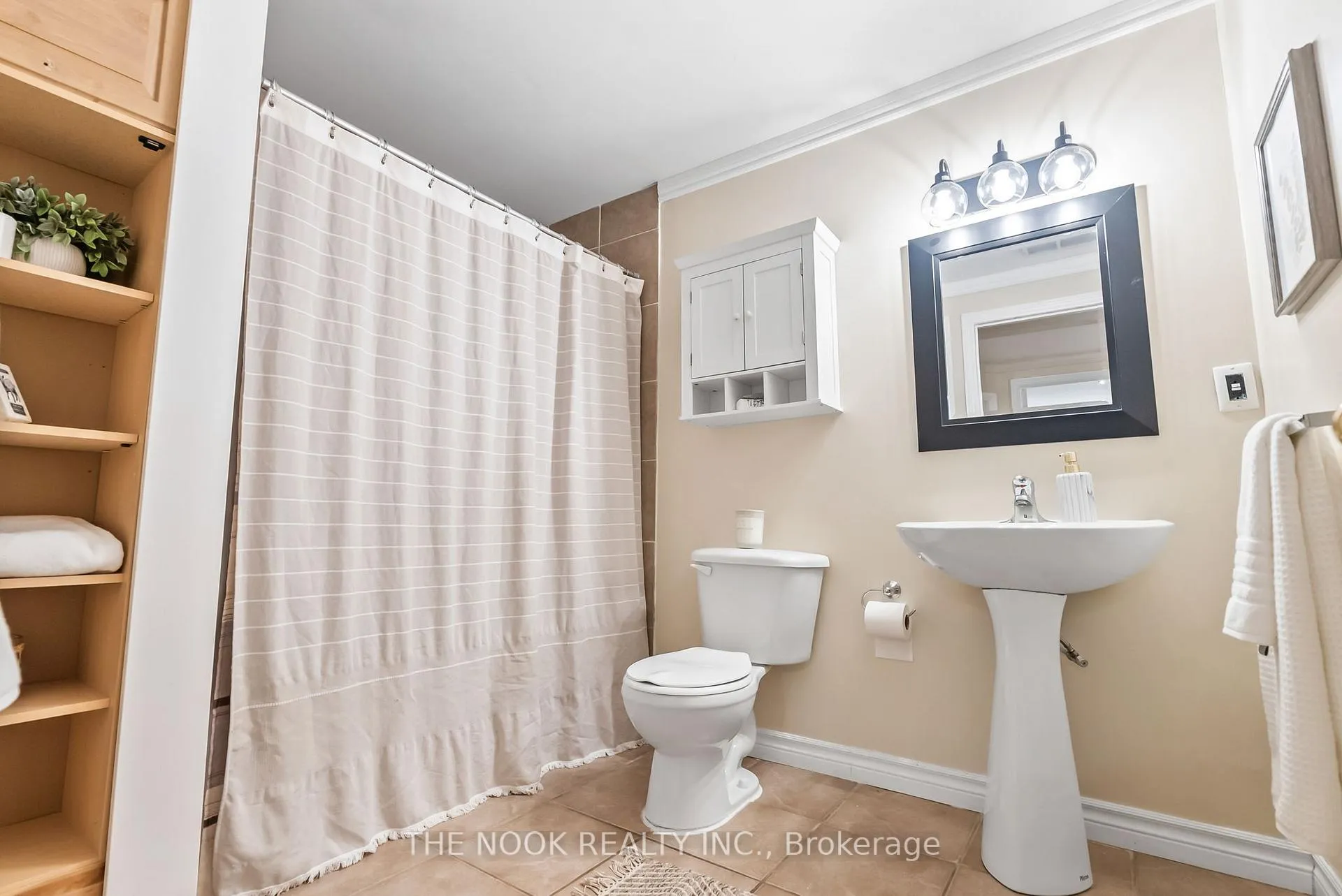 Photo 42 of 1624 Docking Court, Oshawa, Taunton — HOMEH