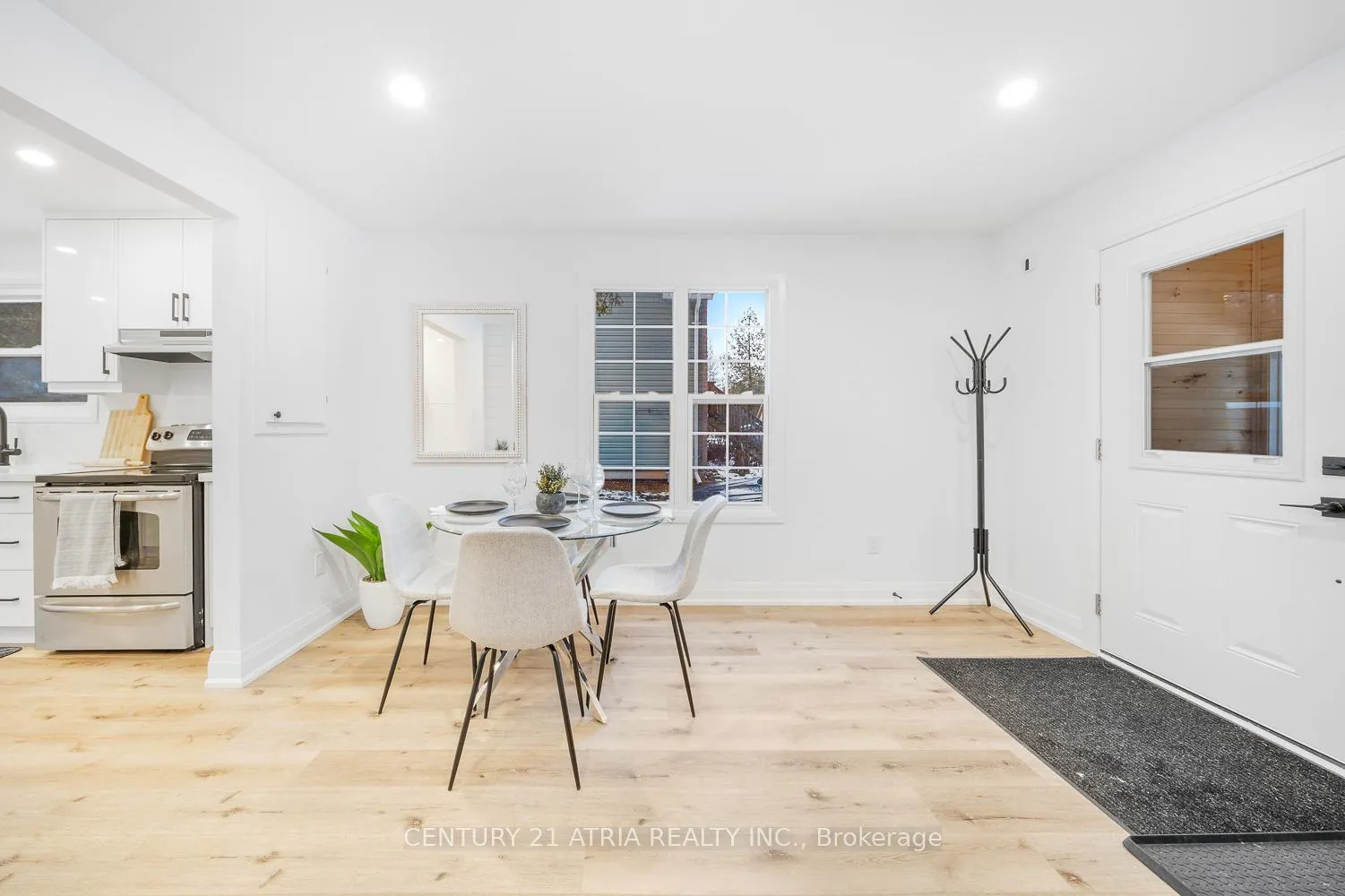 Photo 3 of 1555 Gill Road, Springwater, Midhurst — HOMEH