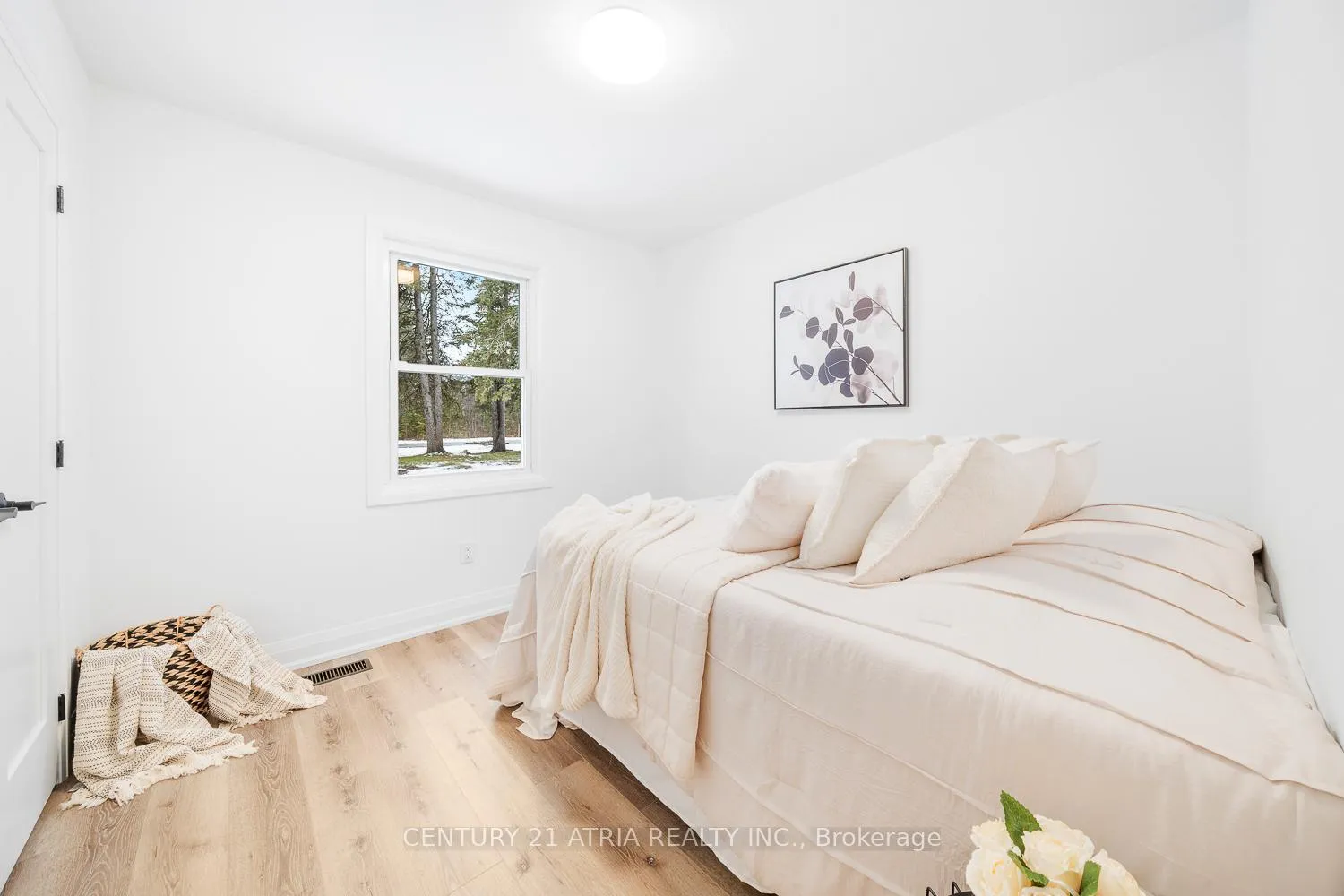 Photo 7 of 1555 Gill Road, Springwater, Midhurst — HOMEH