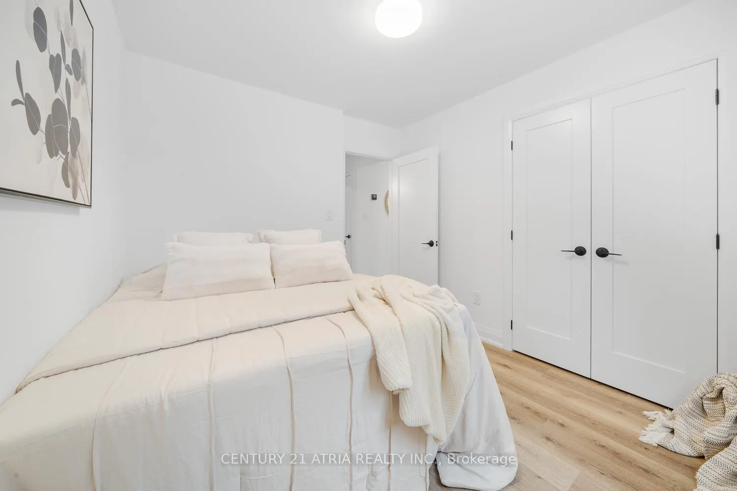Photo 8 of 1555 Gill Road, Springwater, Midhurst — HOMEH