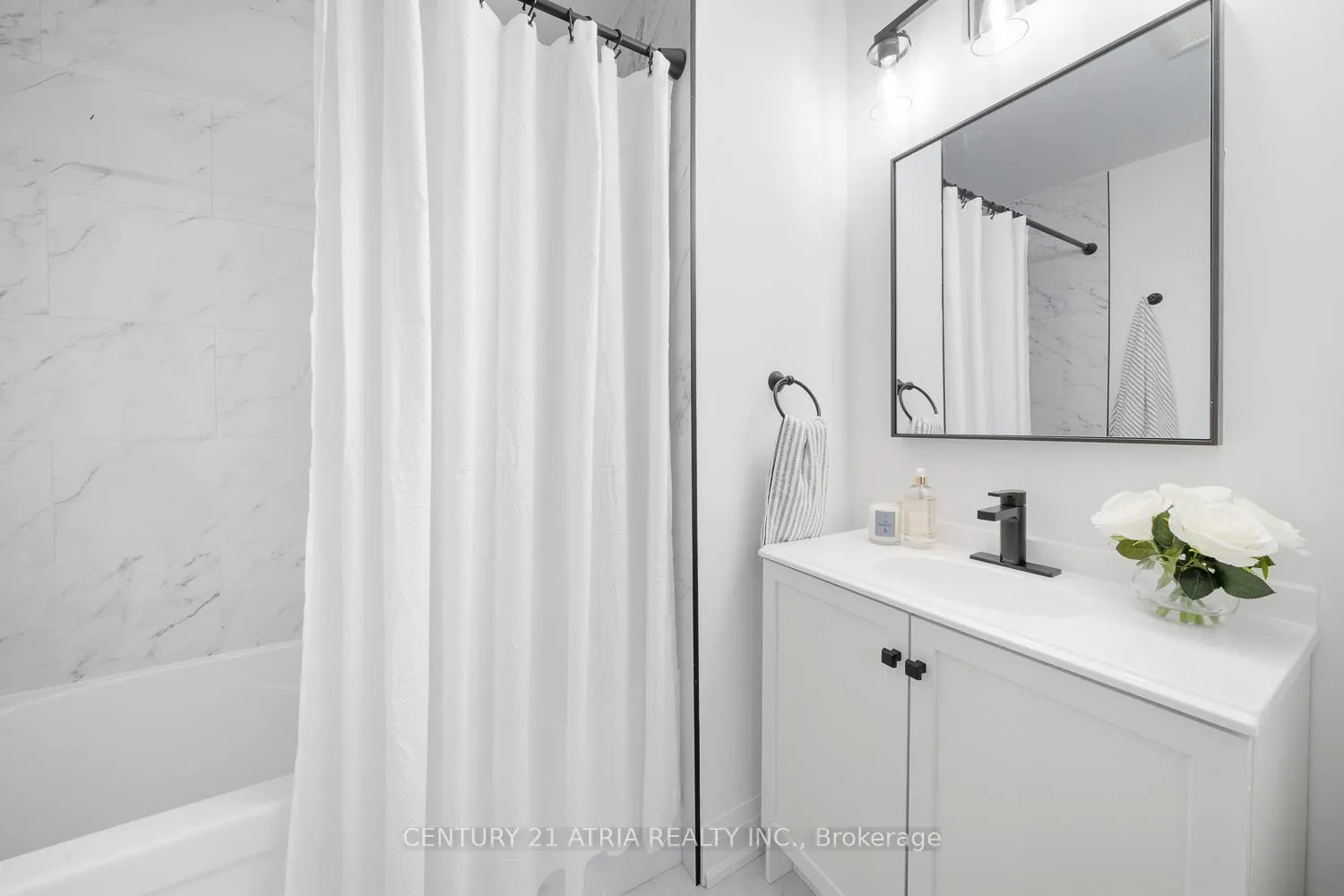 Photo 10 of 1555 Gill Road, Springwater, Midhurst — HOMEH