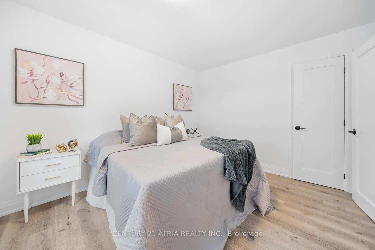 Photo 12 of 1555 Gill Road, Springwater, Midhurst — HOMEH