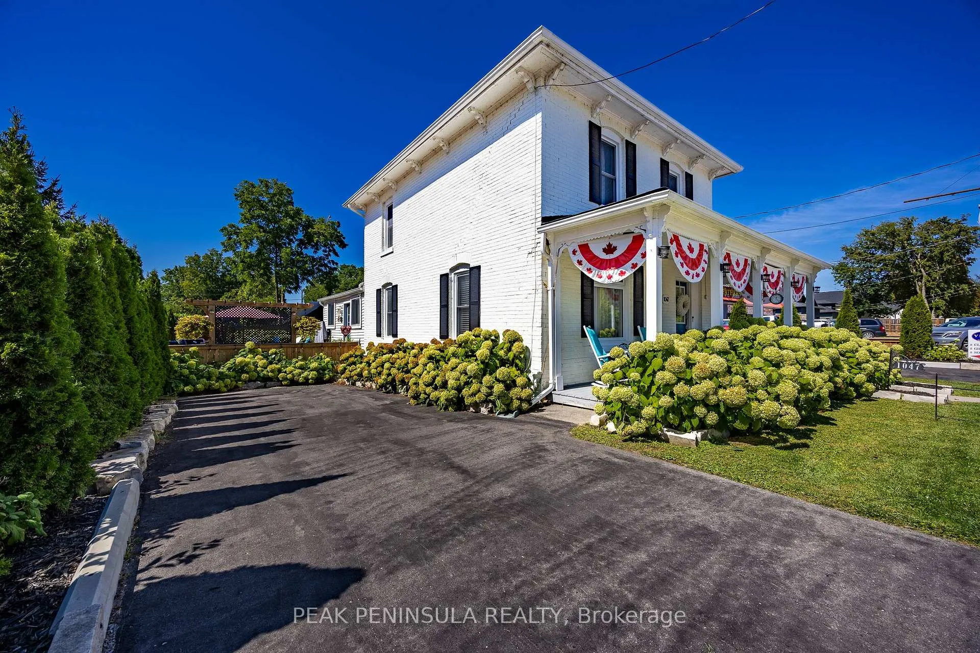 Front of 1047 Bay Street