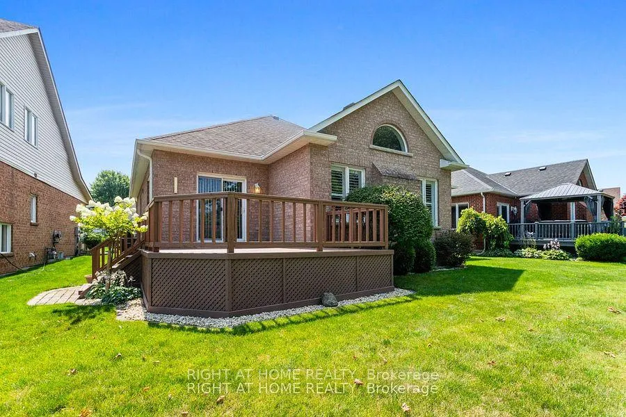 Photo 3 of 307 Waterbury Crescent, Scugog, Port Perry — HOMEH
