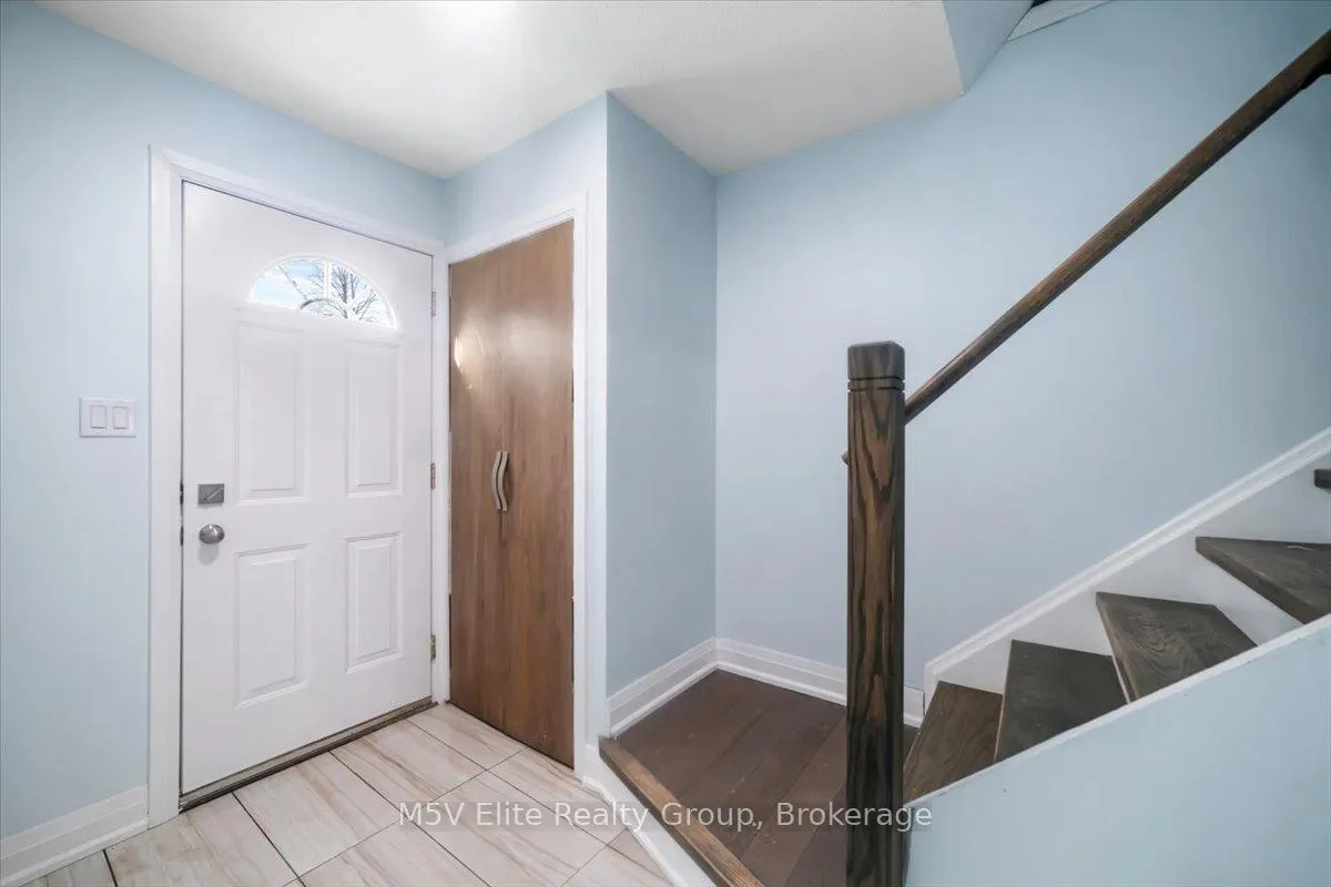 Photo 2 of 134 Breckenridge Drive, Kitchener — HOMEH
