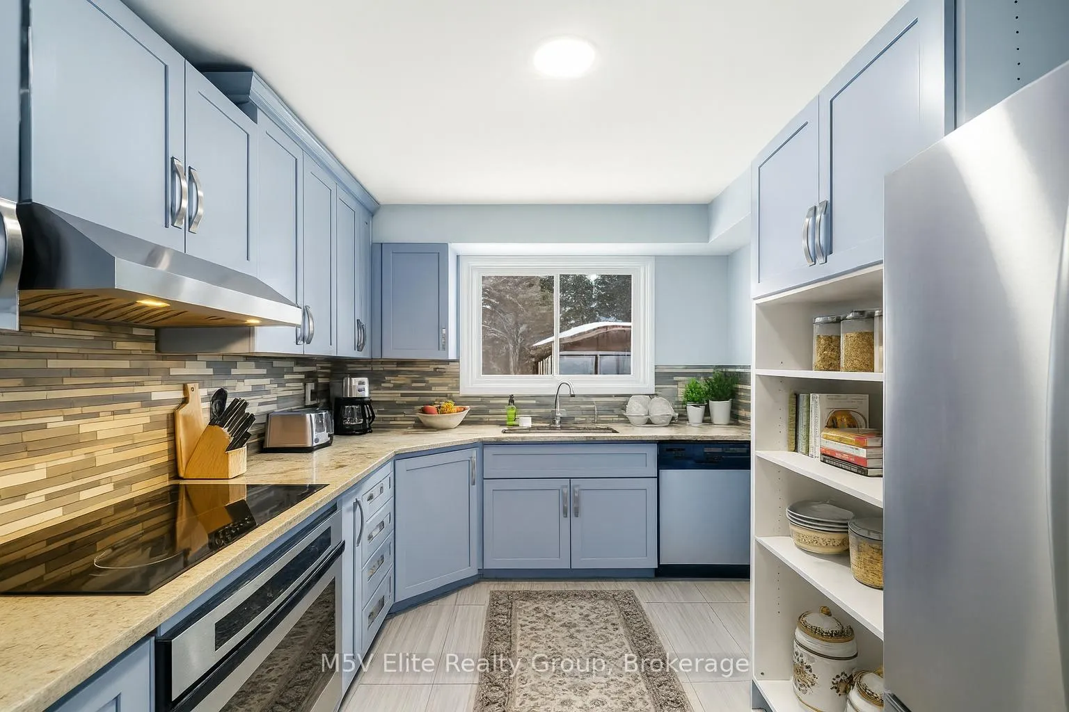 Photo 3 of 134 Breckenridge Drive, Kitchener — HOMEH