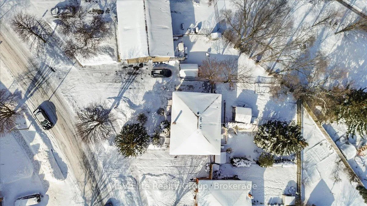 Photo 14 of 134 Breckenridge Drive, Kitchener — HOMEH