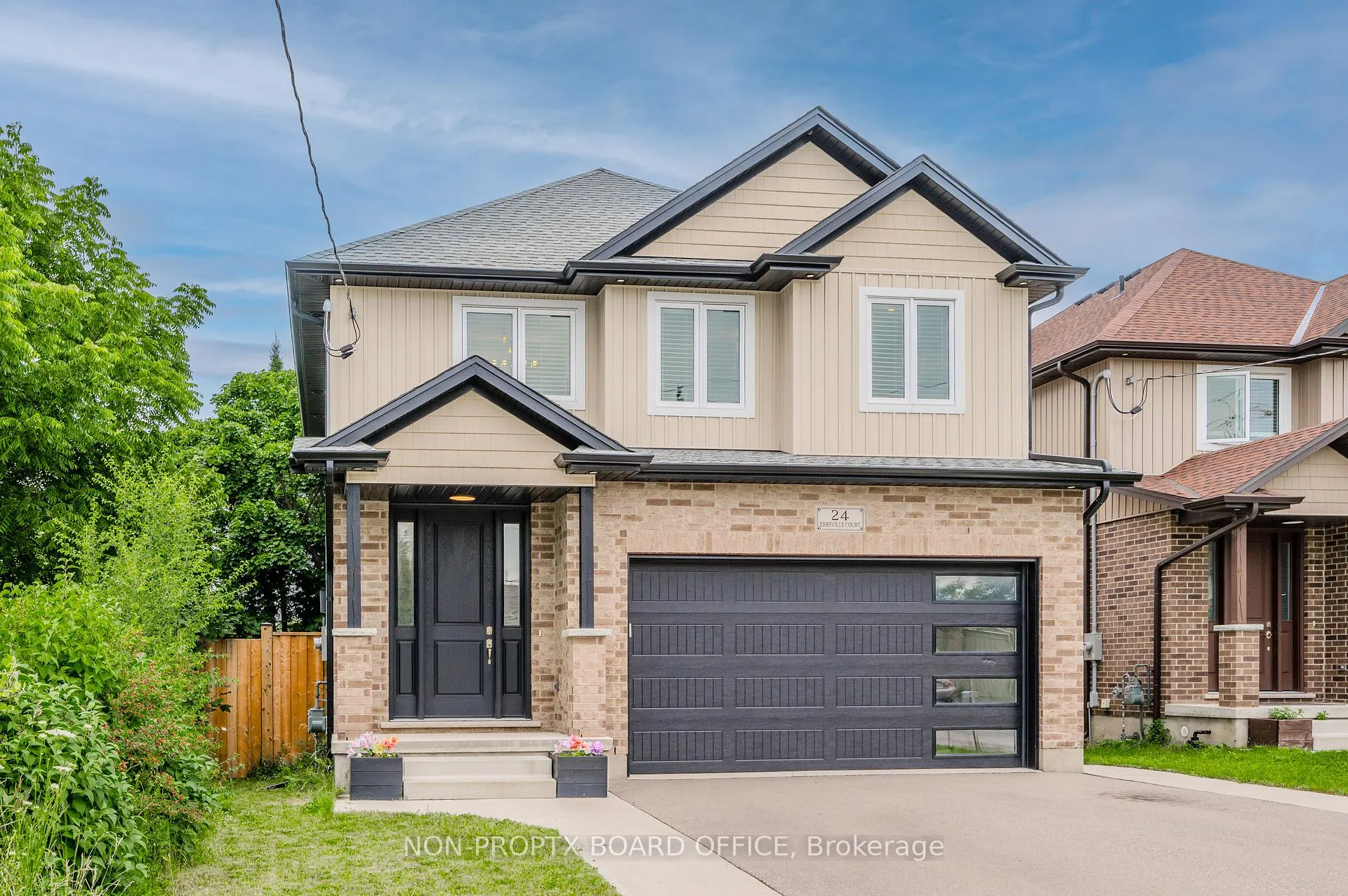 Photo 3 of 24 Erbsville Court, Waterloo — HOMEH