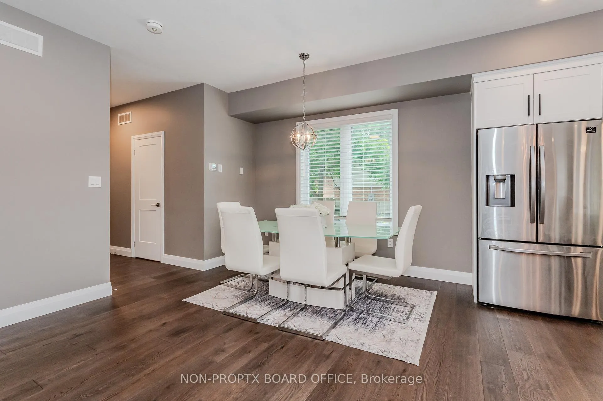 Photo 9 of 24 Erbsville Court, Waterloo — HOMEH