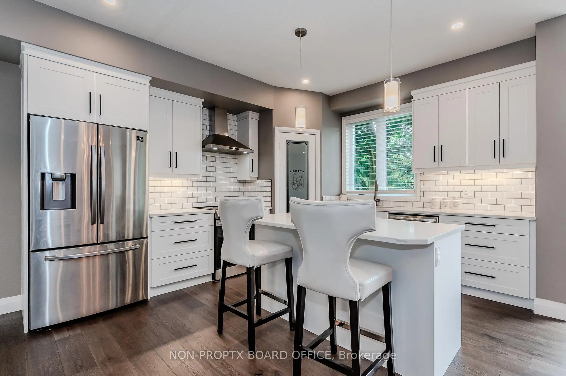 Photo 11 of 24 Erbsville Court, Waterloo — HOMEH