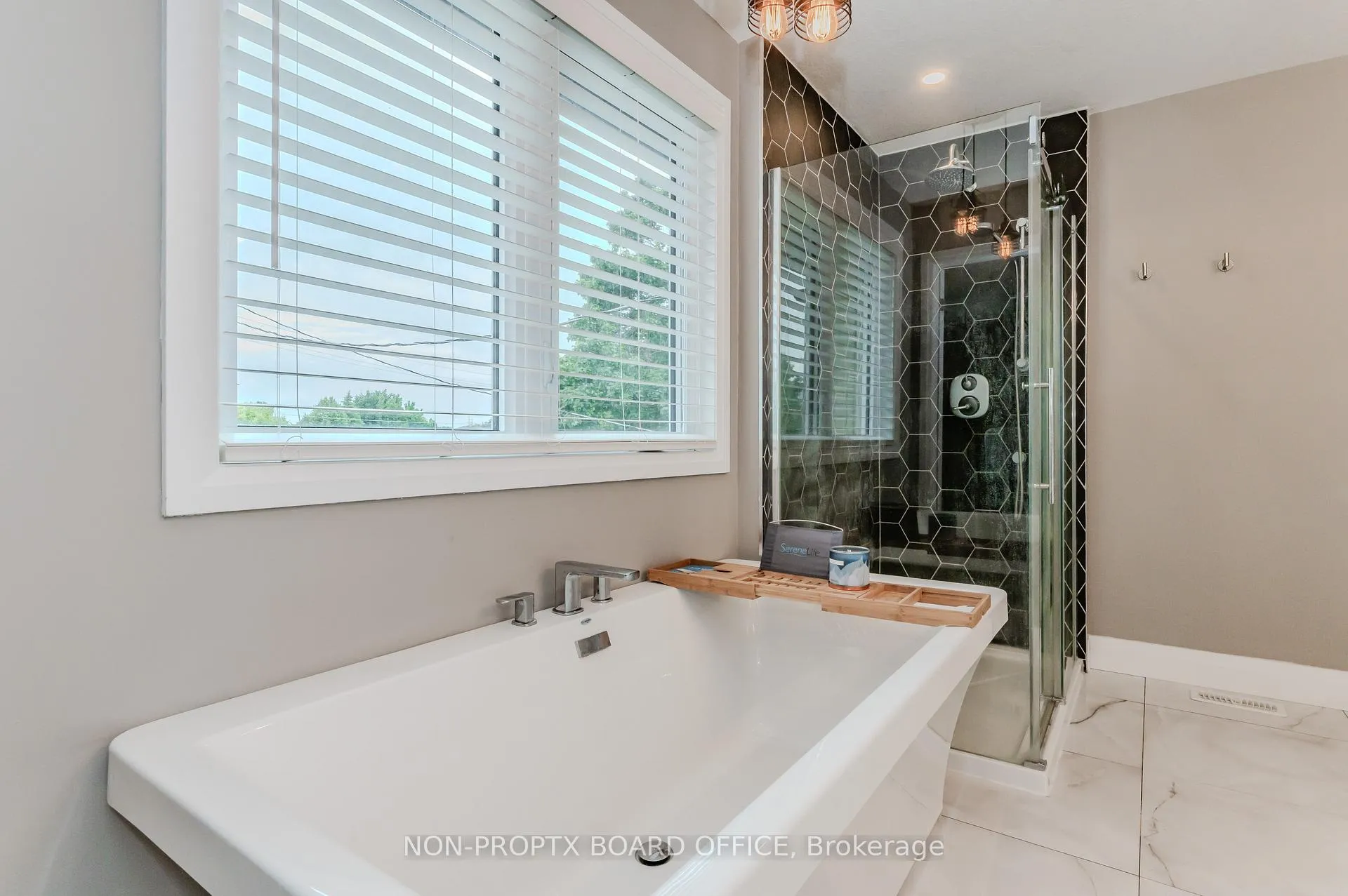 Photo 24 of 24 Erbsville Court, Waterloo — HOMEH