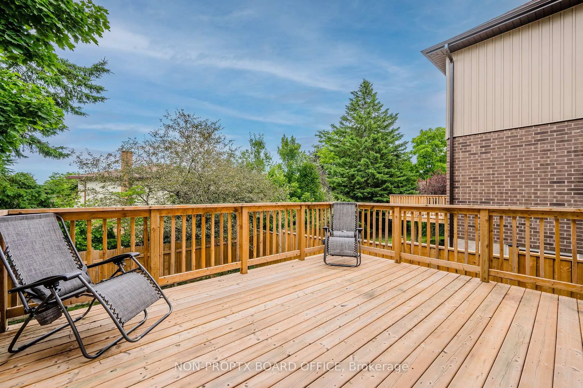 Photo 33 of 24 Erbsville Court, Waterloo — HOMEH
