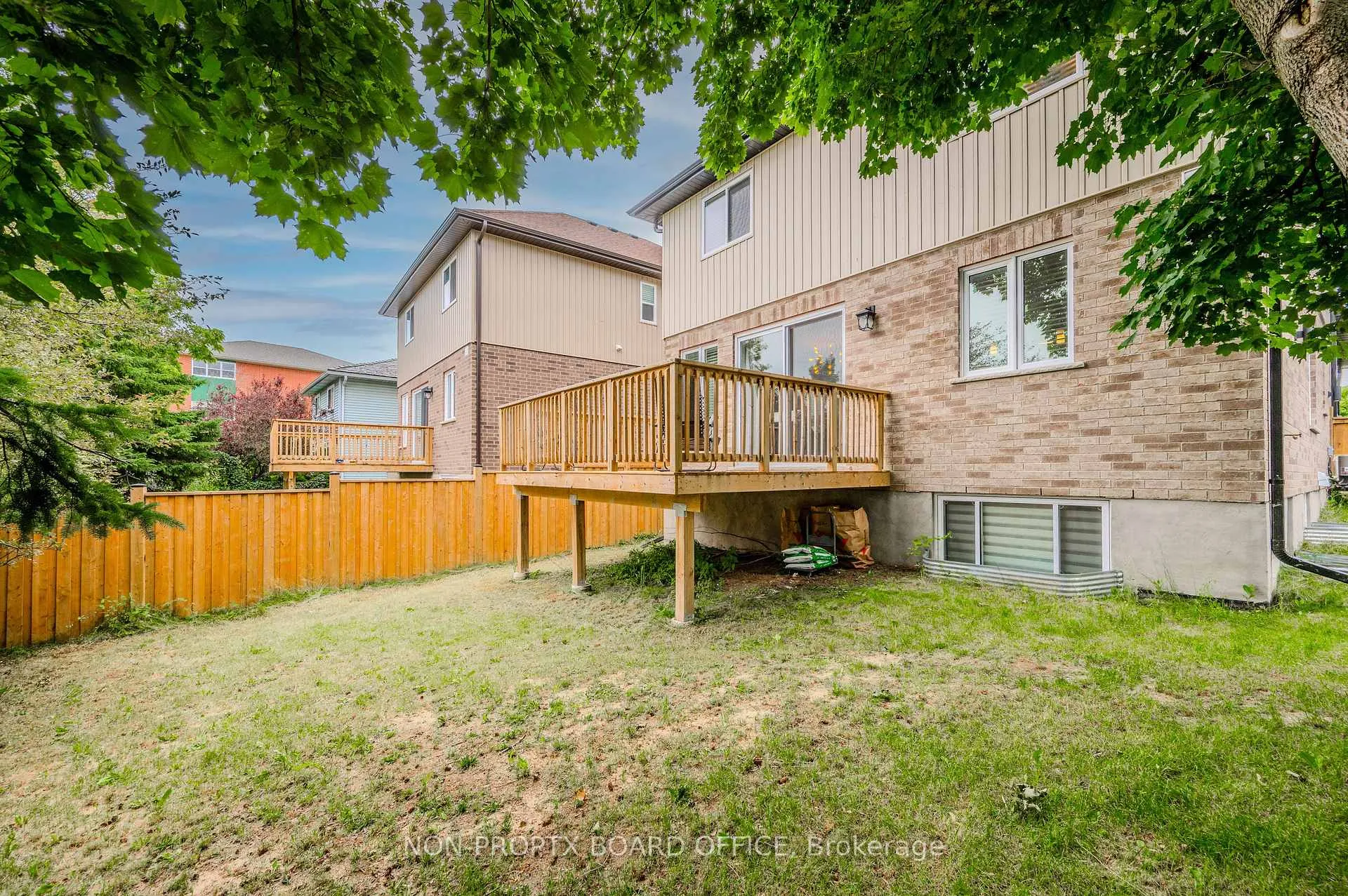 Photo 37 of 24 Erbsville Court, Waterloo — HOMEH