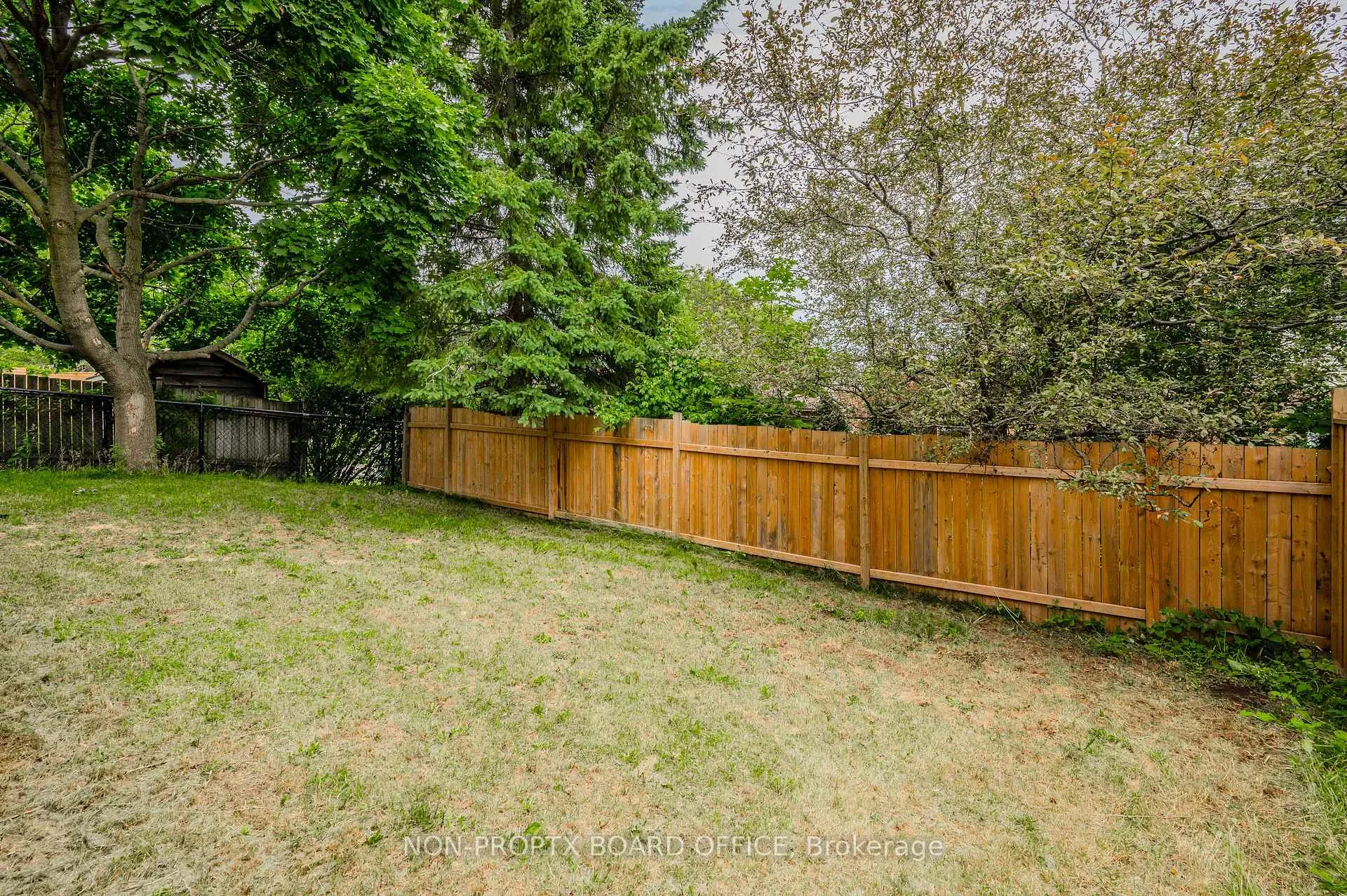 Photo 38 of 24 Erbsville Court, Waterloo — HOMEH