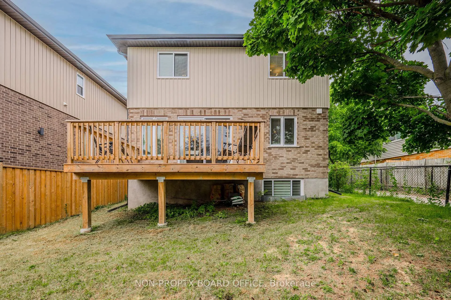 Photo 40 of 24 Erbsville Court, Waterloo — HOMEH