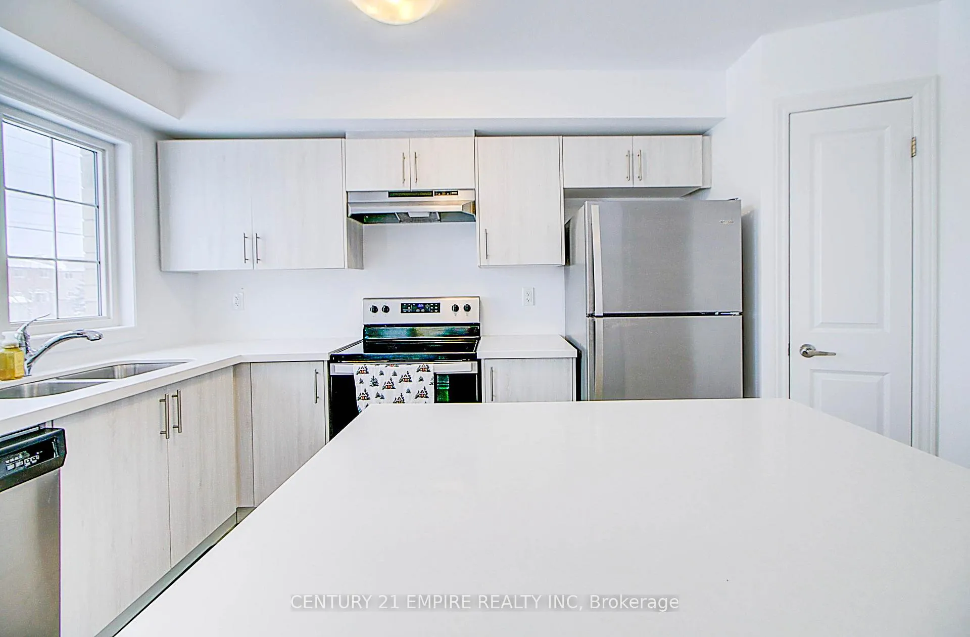 Photo 10 of 43 Pumpkin Corner Crescent, Barrie, Rural Barrie Southeast — HOMEH