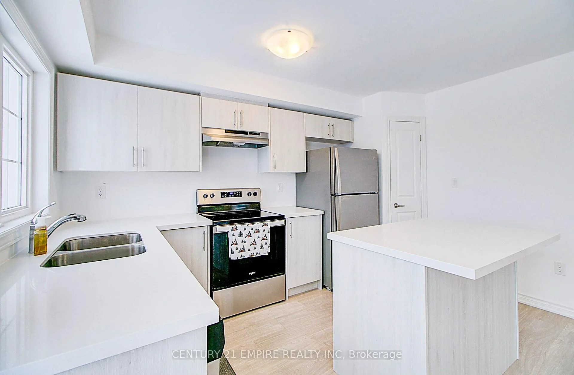 Photo 11 of 43 Pumpkin Corner Crescent, Barrie, Rural Barrie Southeast — HOMEH