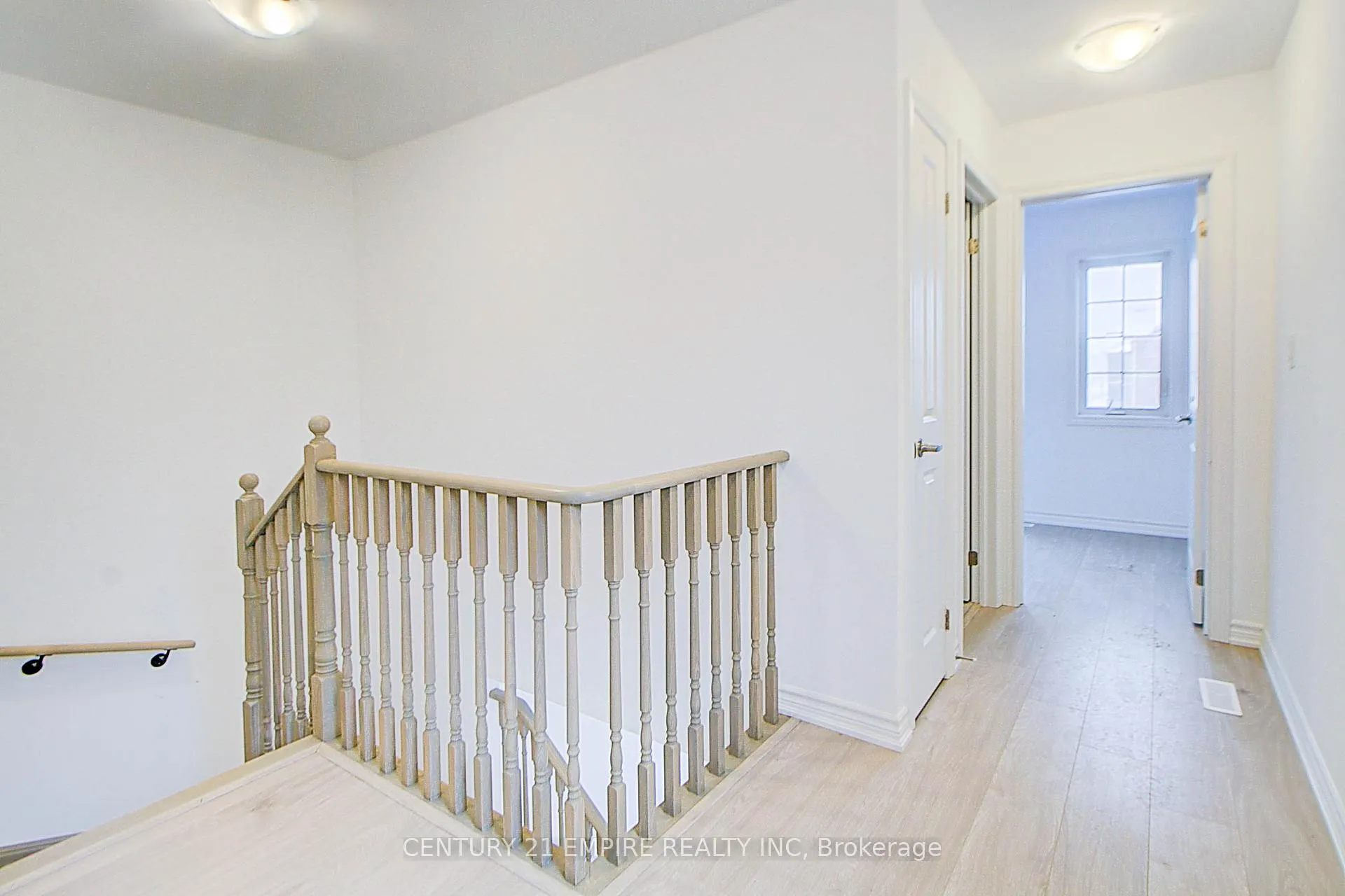 Photo 12 of 43 Pumpkin Corner Crescent, Barrie, Rural Barrie Southeast — HOMEH