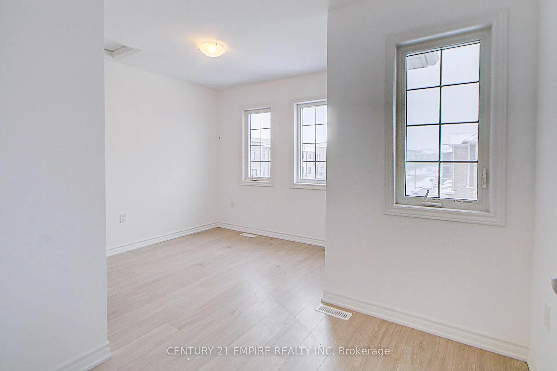Photo 14 of 43 Pumpkin Corner Crescent, Barrie, Rural Barrie Southeast — HOMEH