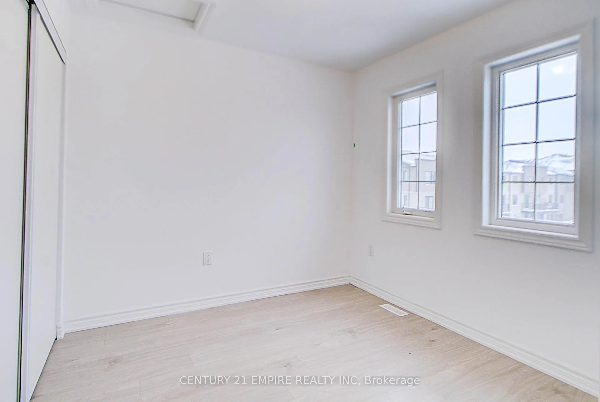 Photo 15 of 43 Pumpkin Corner Crescent, Barrie, Rural Barrie Southeast — HOMEH