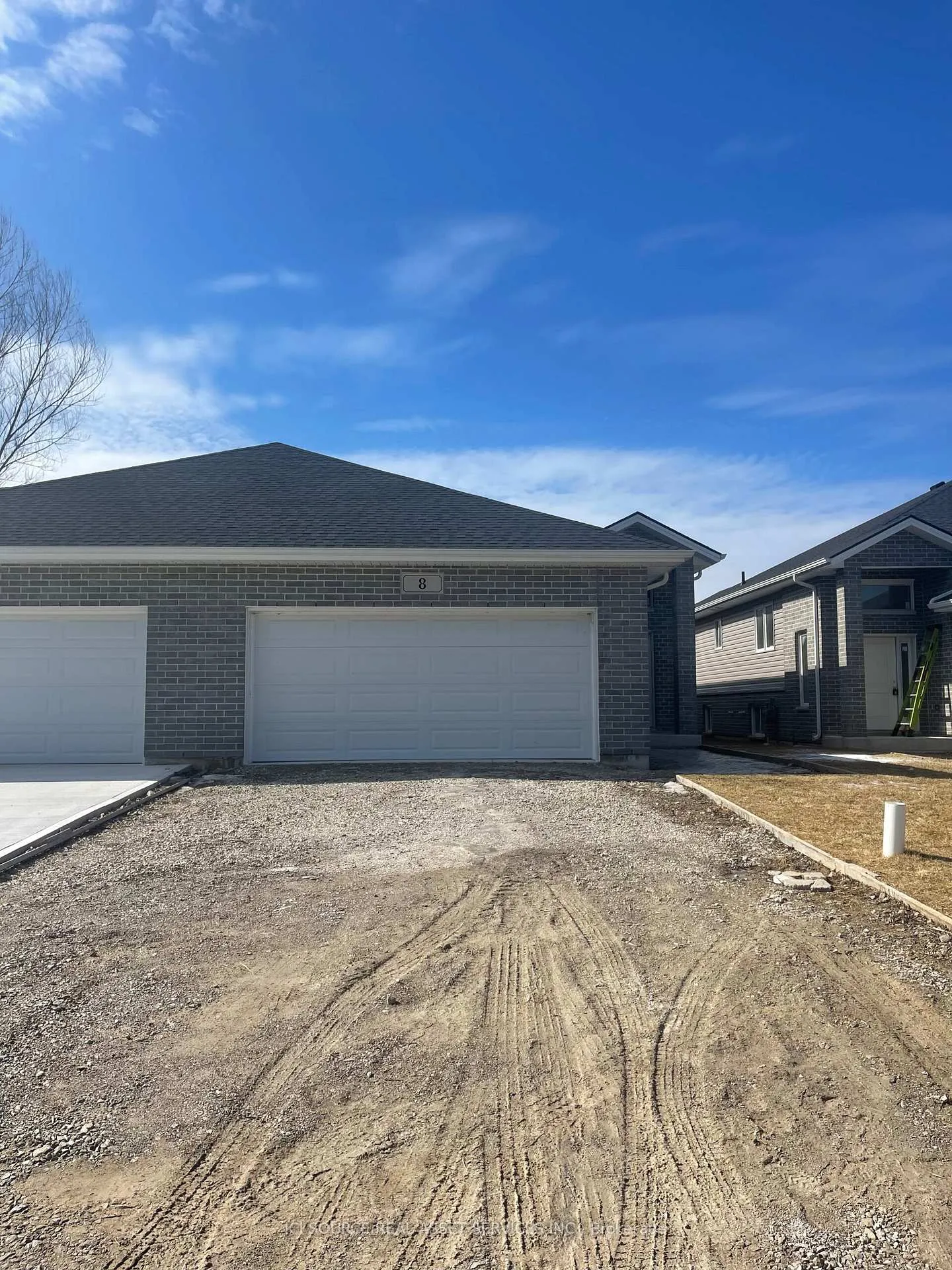 Photo 2 of 8 Yellow Bridge Crescent, Chatham-Kent, Raleigh — HOMEH