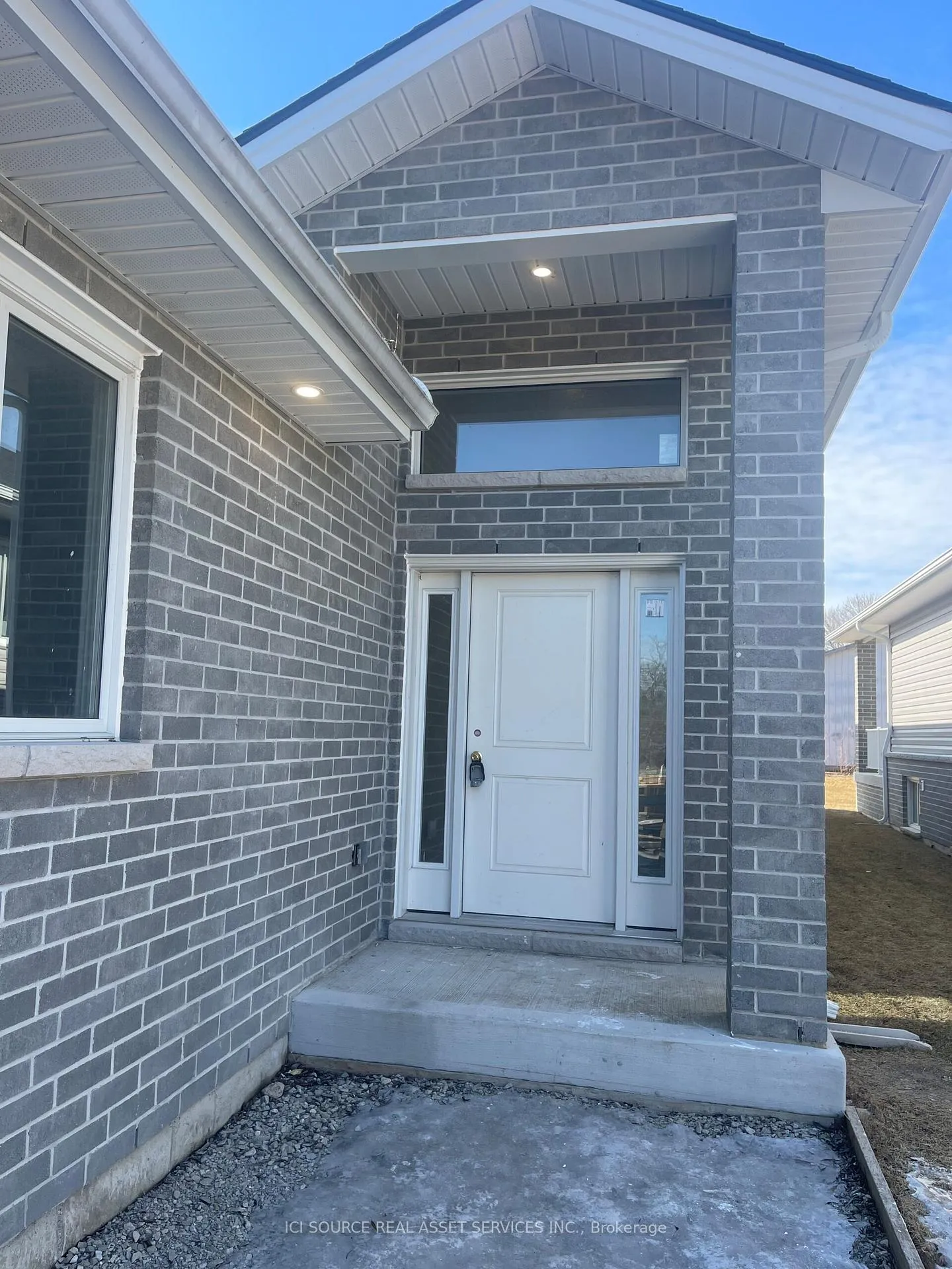 Photo 3 of 8 Yellow Bridge Crescent, Chatham-Kent, Raleigh — HOMEH