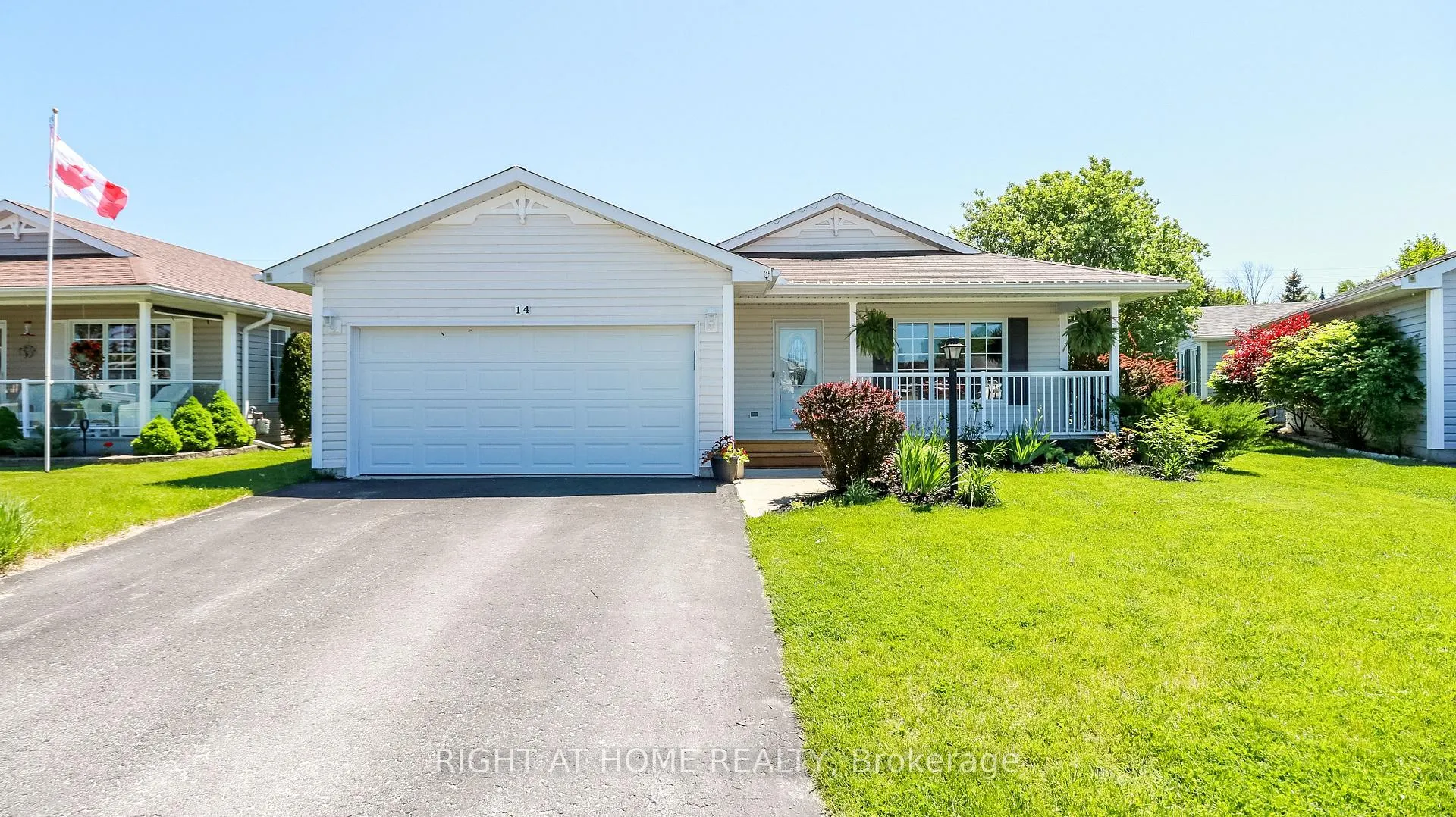 Photo 1 of 14 Illinois Crescent, Wasaga Beach — HOMEH
