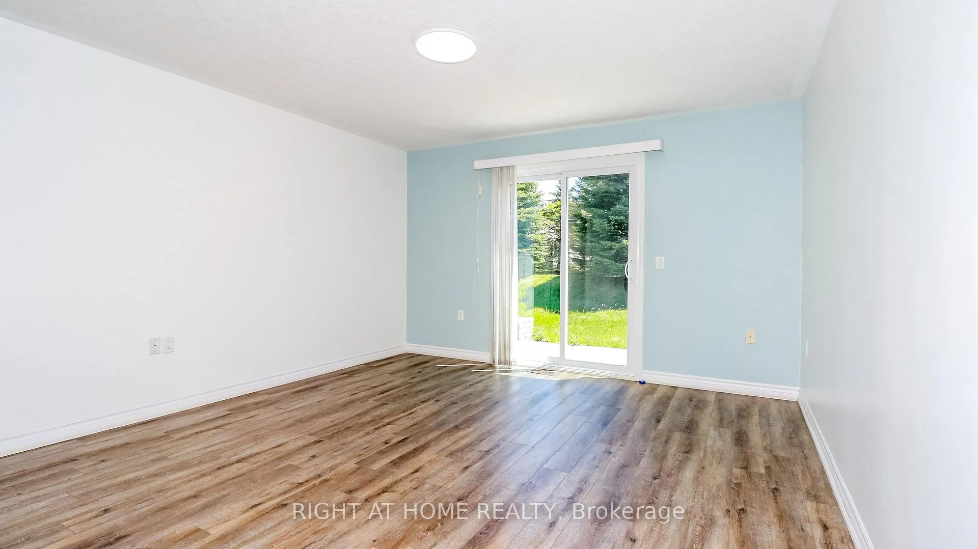 Photo 17 of 14 Illinois Crescent, Wasaga Beach — HOMEH